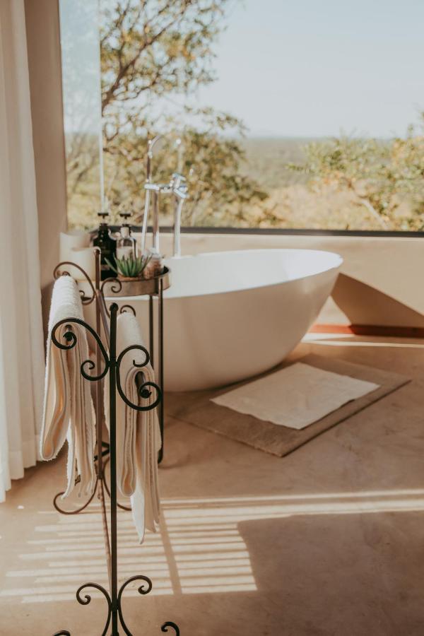 Kifaru Luxury Lodge Outjo Zewnętrze zdjęcie